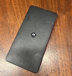 Motorola Power Pack Slim 4000 mAh Portable Battery Charger P4000 Black Red